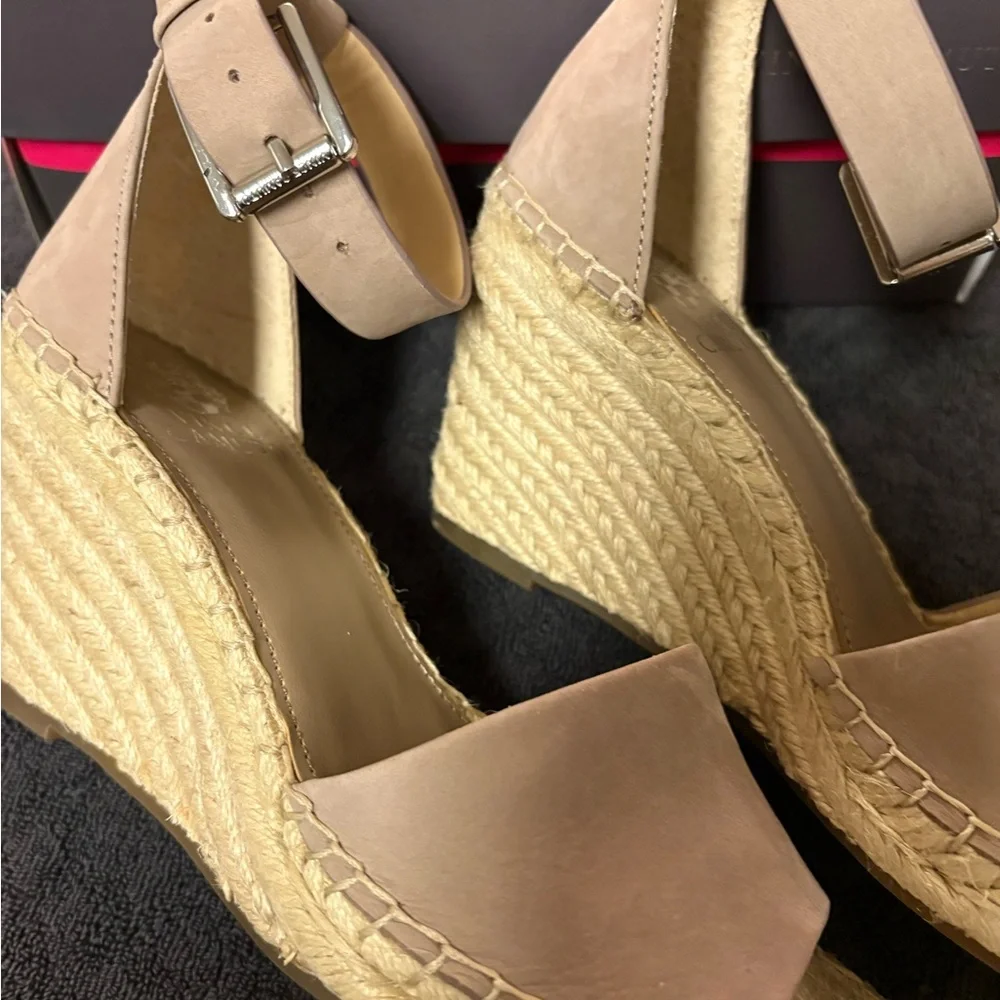 Vince Camuto VC-Leera Ankle Strap Wedges‎ in Dusty Mink Size 7M